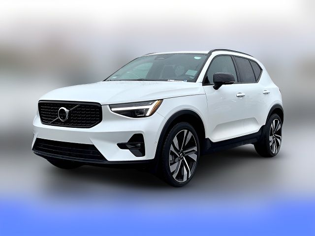 2024 Volvo XC40 Plus Dark Theme