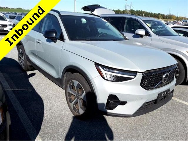 2024 Volvo XC40 Plus Dark Theme