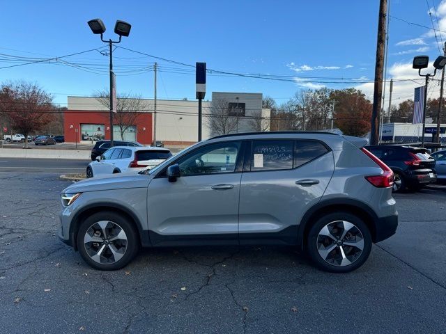 2024 Volvo XC40 Plus Dark Theme