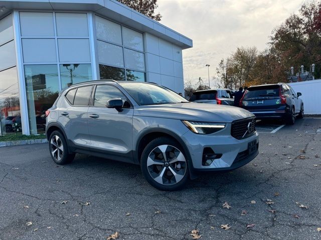 2024 Volvo XC40 Plus Dark Theme