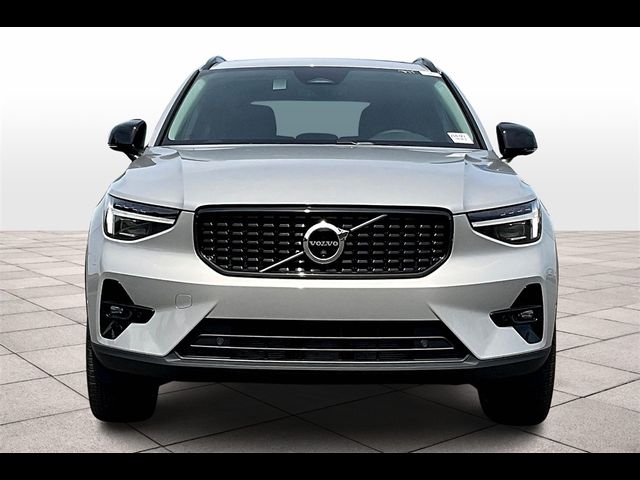 2024 Volvo XC40 Plus Dark Theme