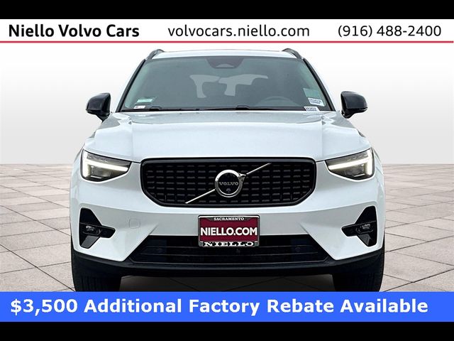 2024 Volvo XC40 Plus Dark Theme