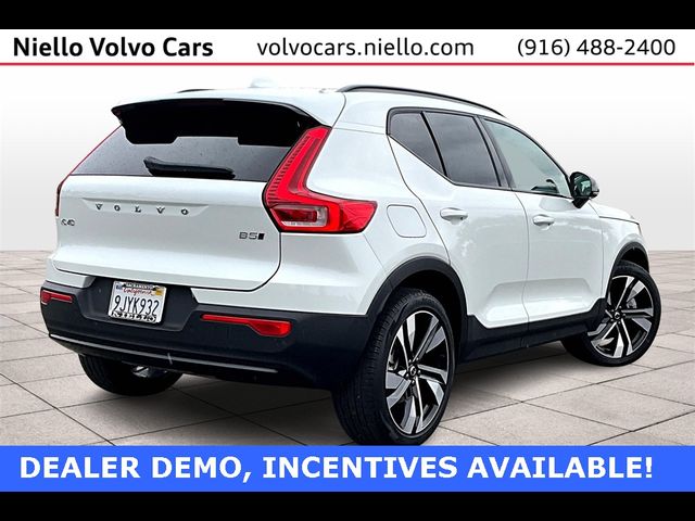 2024 Volvo XC40 Plus Dark Theme