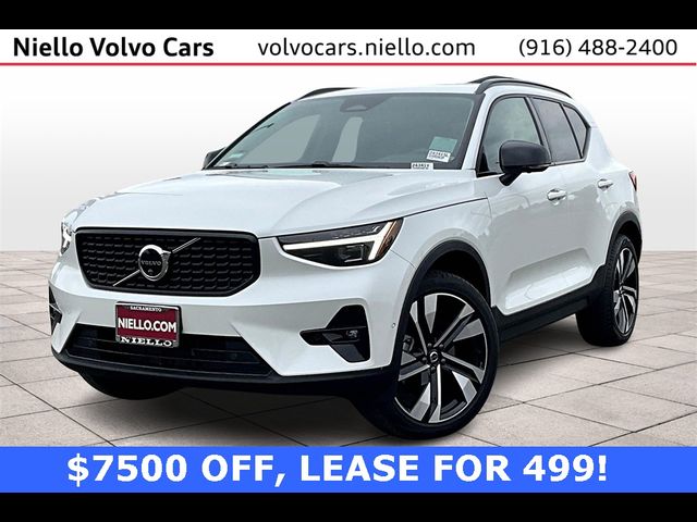 2024 Volvo XC40 Plus Dark Theme