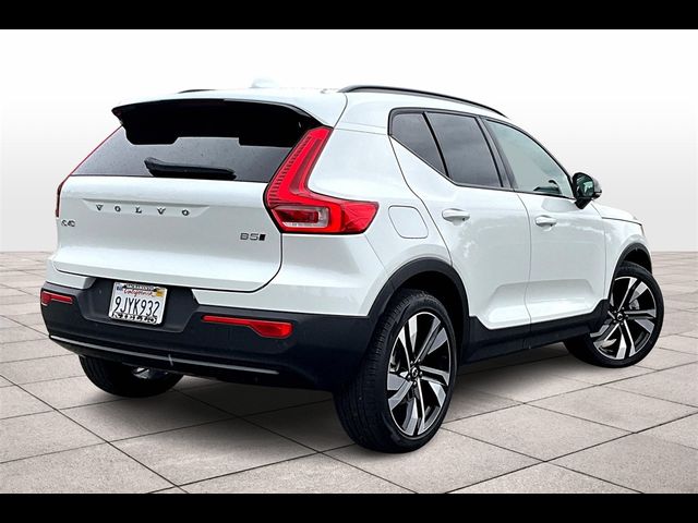 2024 Volvo XC40 Plus Dark Theme