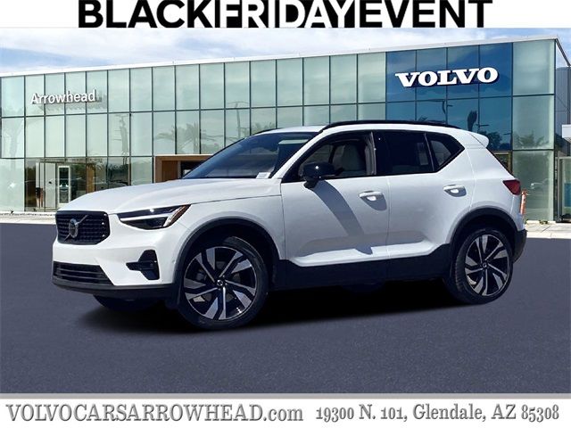 2024 Volvo XC40 Plus Dark Theme