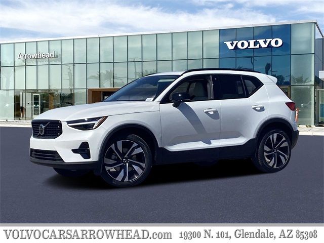 2024 Volvo XC40 Plus Dark Theme