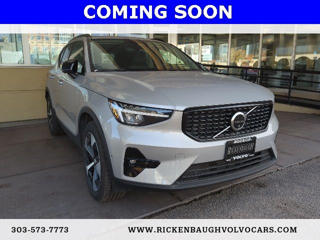 2024 Volvo XC40 Plus Dark Theme