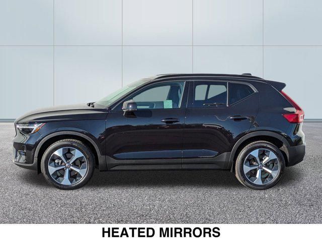 2024 Volvo XC40 Plus Dark Theme