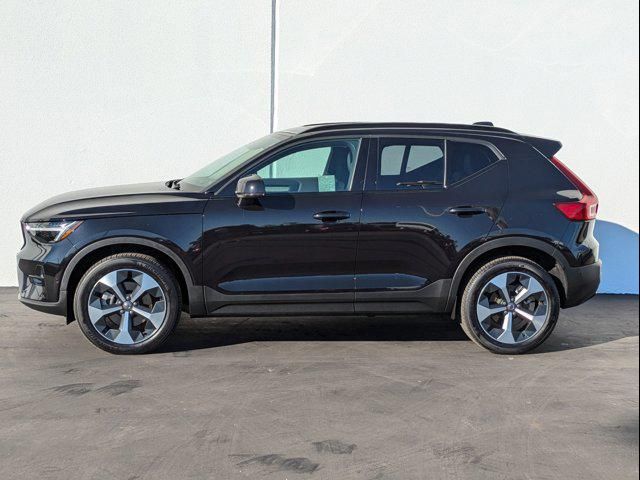 2024 Volvo XC40 Plus Dark Theme