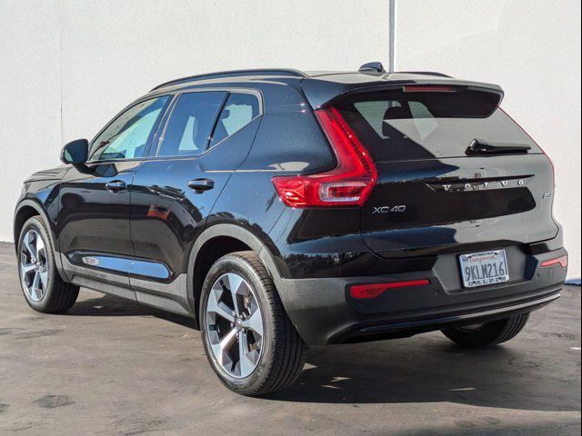 2024 Volvo XC40 Plus Dark Theme