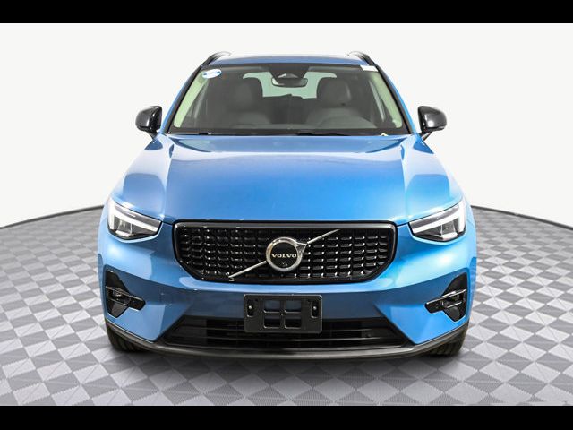 2024 Volvo XC40 Plus Dark Theme