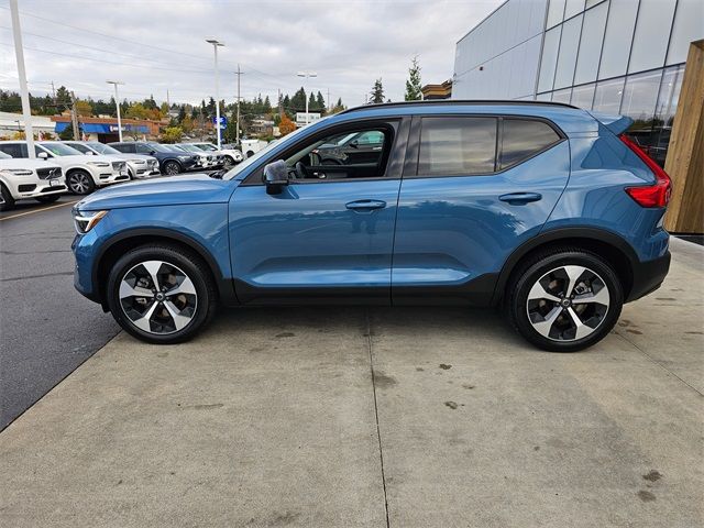 2024 Volvo XC40 Plus Dark Theme