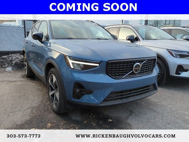 2024 Volvo XC40 Plus Dark Theme