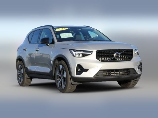 2024 Volvo XC40 Plus Dark Theme