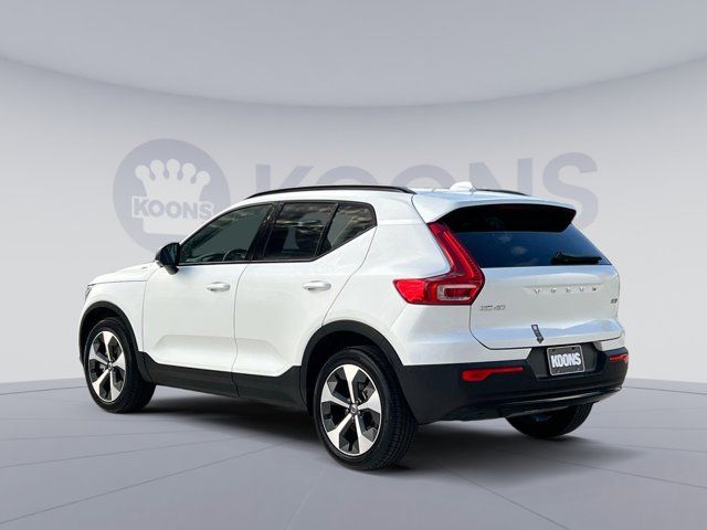 2024 Volvo XC40 Plus Dark Theme