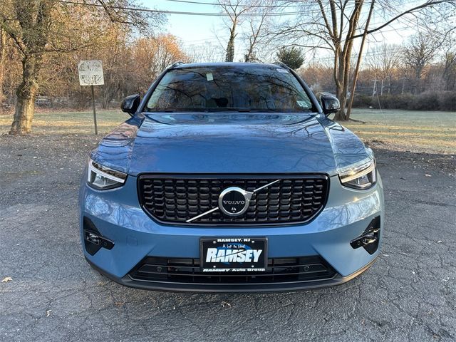 2024 Volvo XC40 Plus Dark Theme