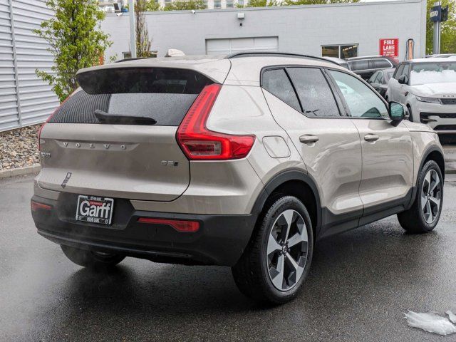 2024 Volvo XC40 Plus Dark Theme