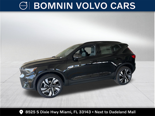 2024 Volvo XC40 Plus Dark Theme