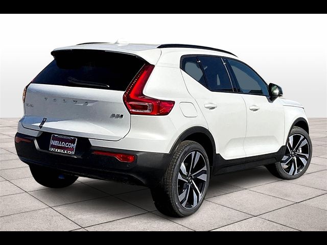 2024 Volvo XC40 Plus Dark Theme