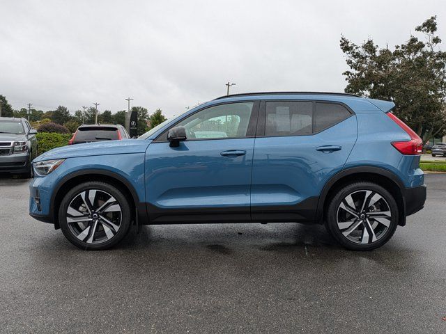 2024 Volvo XC40 Plus Dark Theme