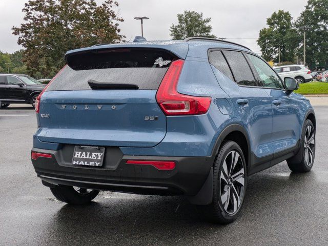 2024 Volvo XC40 Plus Dark Theme