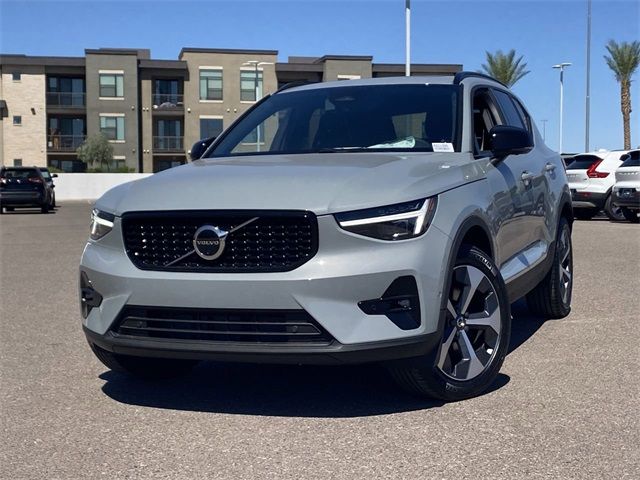 2024 Volvo XC40 Plus Dark Theme