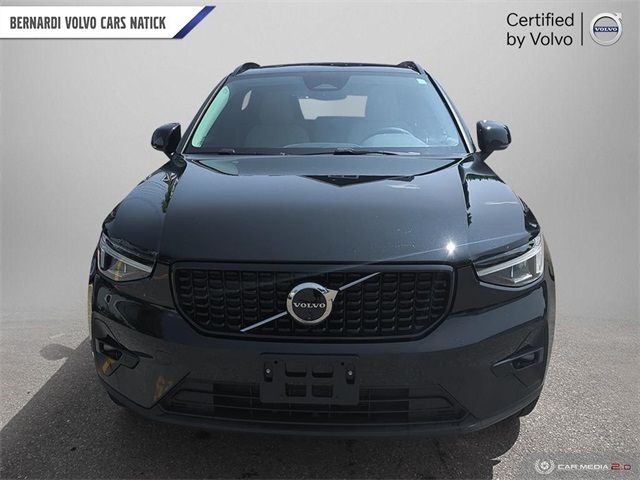 2024 Volvo XC40 Plus Dark Theme