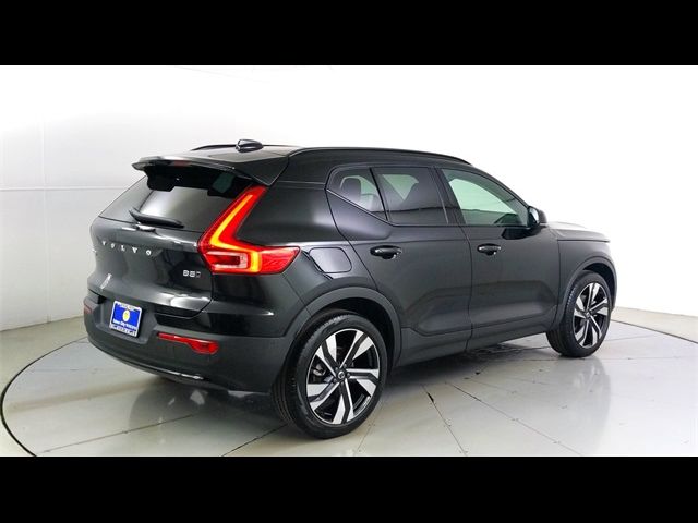 2024 Volvo XC40 Plus Dark Theme