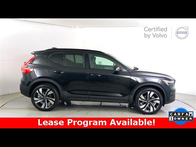 2024 Volvo XC40 Plus Dark Theme