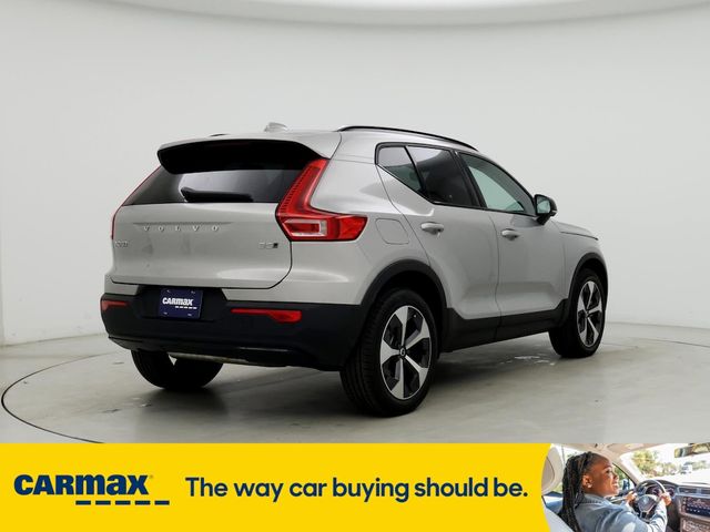 2024 Volvo XC40 Plus Dark Theme