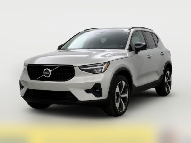 2024 Volvo XC40 Plus Dark Theme