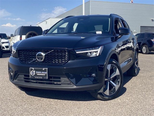 2024 Volvo XC40 Plus Dark Theme