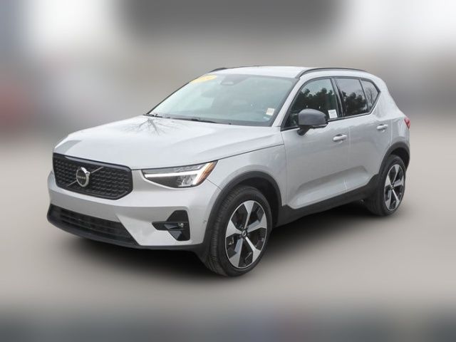 2024 Volvo XC40 Plus Dark Theme