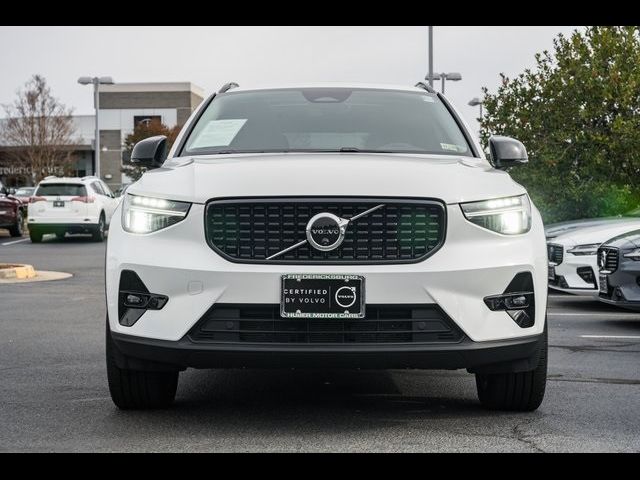 2024 Volvo XC40 Plus Dark Theme