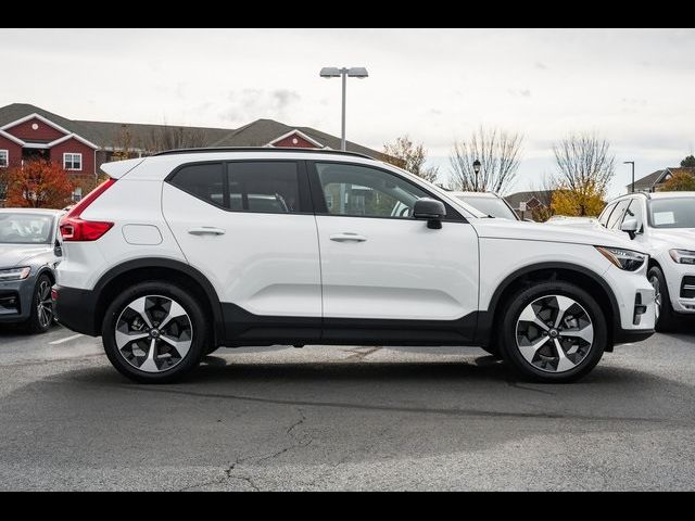 2024 Volvo XC40 Plus Dark Theme