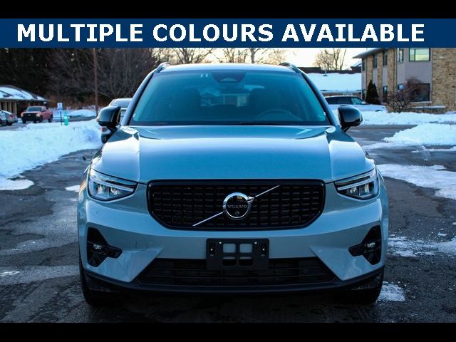 2024 Volvo XC40 Plus Dark Theme