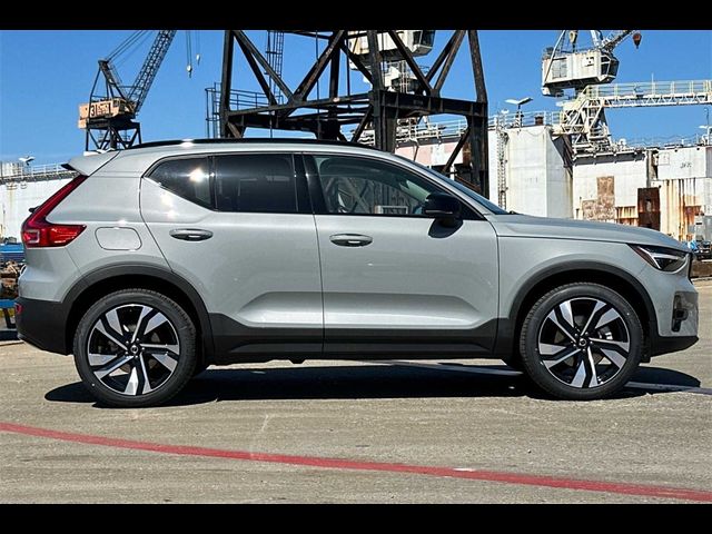 2024 Volvo XC40 Plus Dark Theme