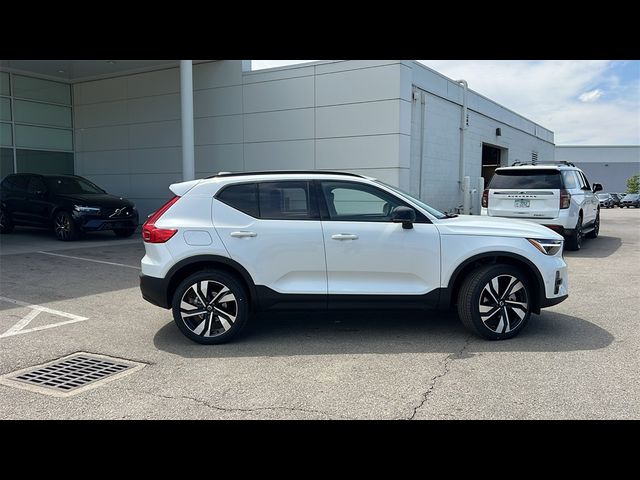 2024 Volvo XC40 Plus Dark Theme