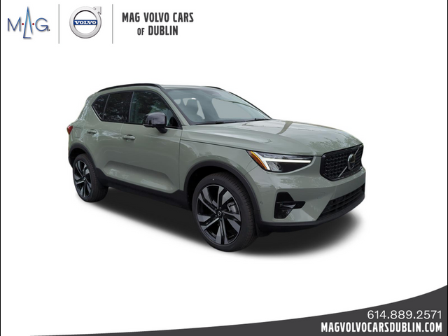 2024 Volvo XC40 Plus Dark Theme