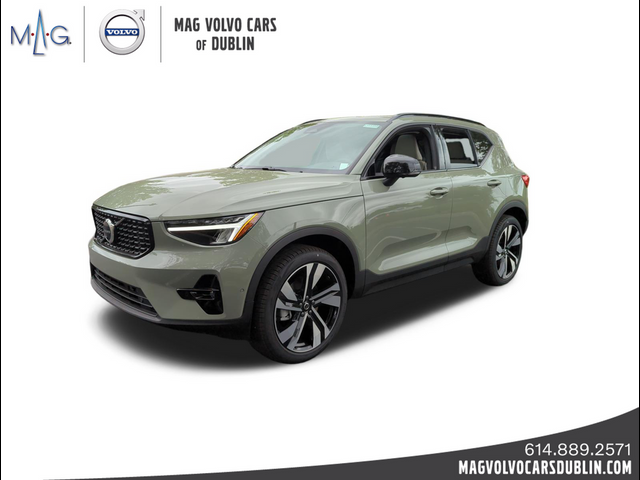 2024 Volvo XC40 Plus Dark Theme