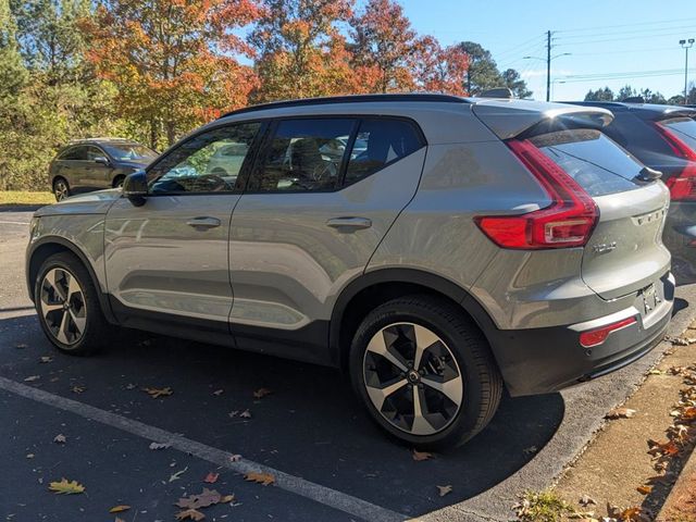 2024 Volvo XC40 Plus Dark Theme