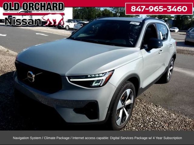 2024 Volvo XC40 Plus Dark Theme