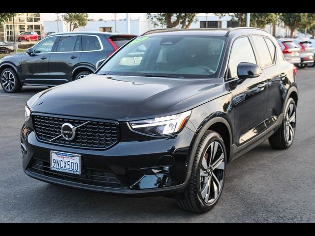 2024 Volvo XC40 Plus Dark Theme