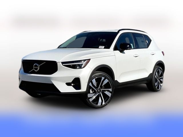 2024 Volvo XC40 Plus Dark Theme