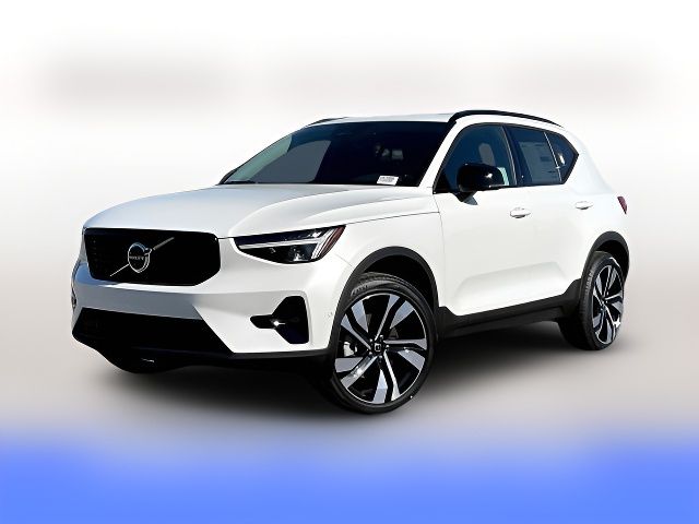 2024 Volvo XC40 Plus Dark Theme