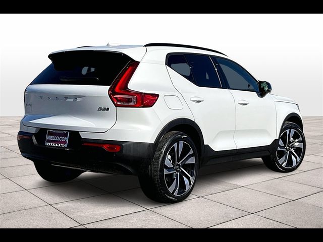 2024 Volvo XC40 Plus Dark Theme