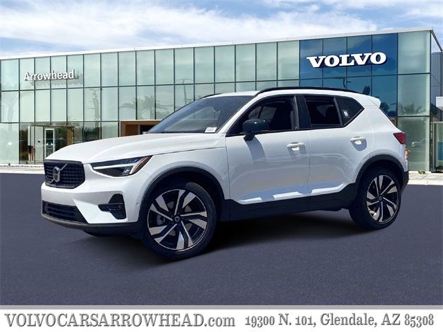 2024 Volvo XC40 Plus Dark Theme