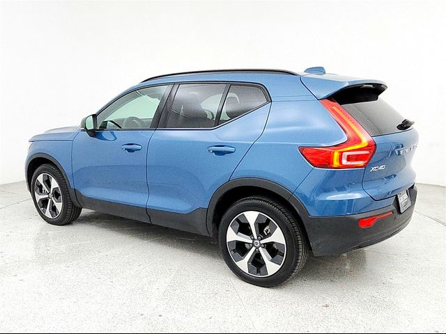 2024 Volvo XC40 Plus Dark Theme