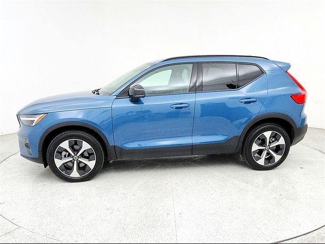 2024 Volvo XC40 Plus Dark Theme